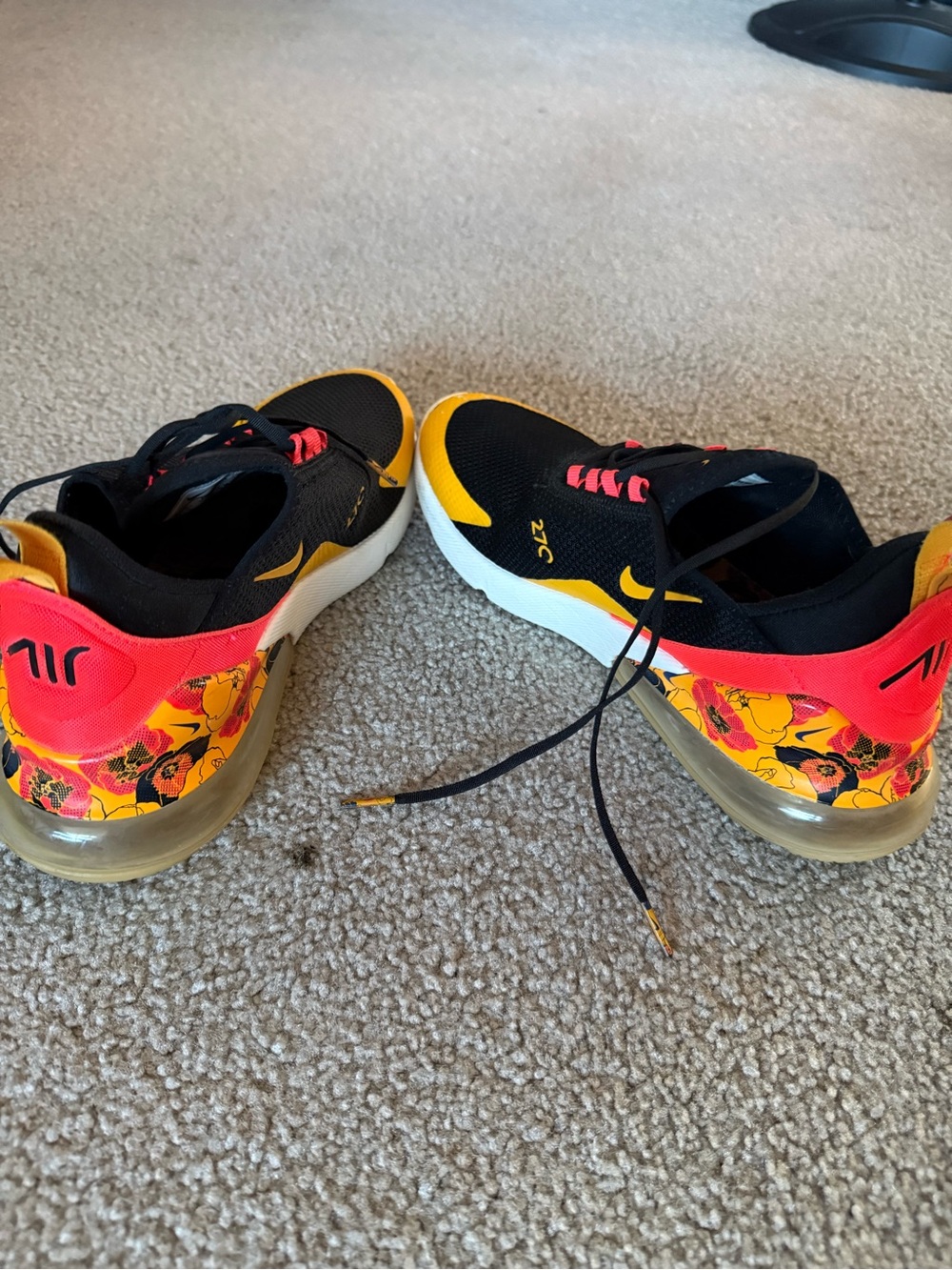 Nike Air270 women’s Black and Yellow Athletic Sneakers - Picture 2 of 4